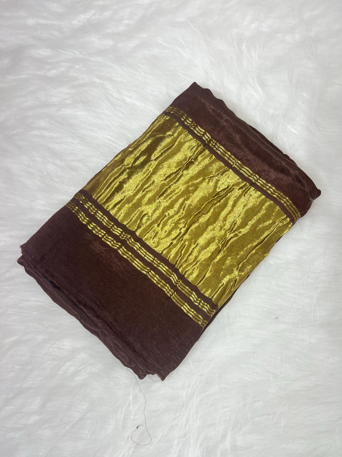 Modal silk plain saree with golden belt in pallu