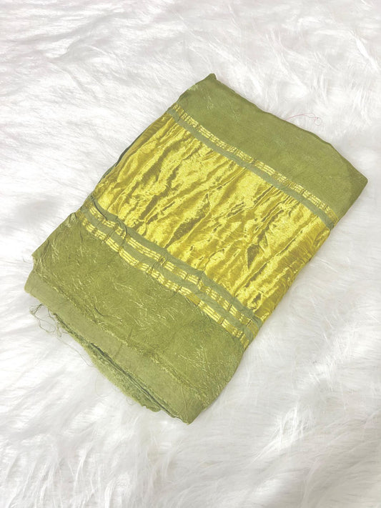 Modal silk plain saree with golden belt in pallu